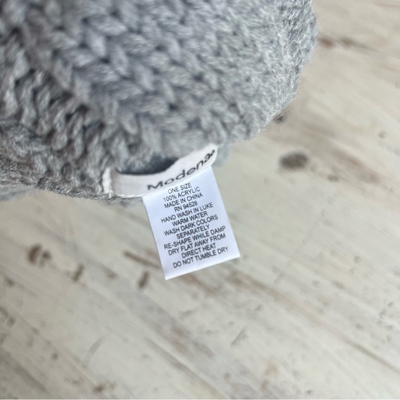 NWT Modena New York Grey Thick Cable Knit Beanie Hat One Size - Picture 3 of 3